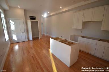 Main picture of 18 Murdock St