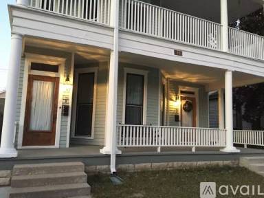 Main picture of 40 Washington Ave