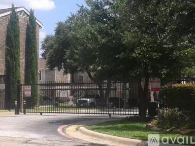 Main picture of Parkway Lane Condominiums