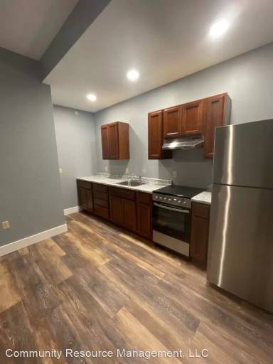 Main picture of 219 Pleasant St