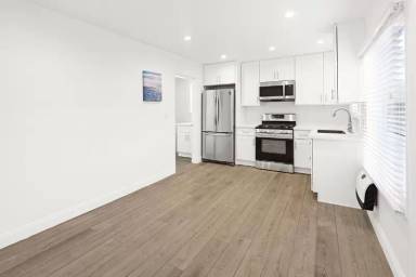 Main picture of 222 3rd St
