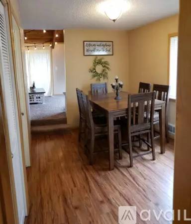 Main picture of 5162 N Pearl St