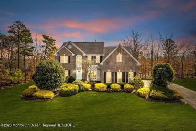 Main picture of 33 Jefferson Ct