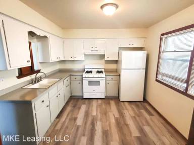 Main picture of 522 S 76th St