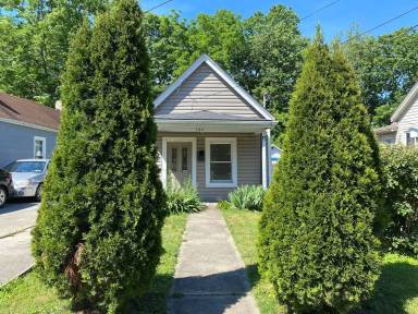 Main picture of 132 Carlisle Ave