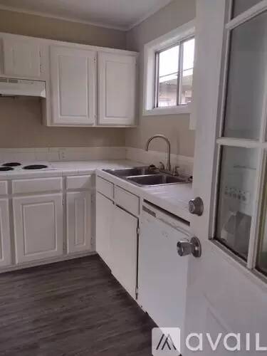 Main picture of 2122 7th St