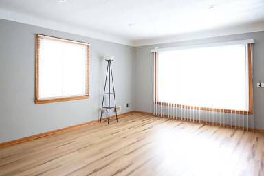 Main picture of 125 14th Ave S