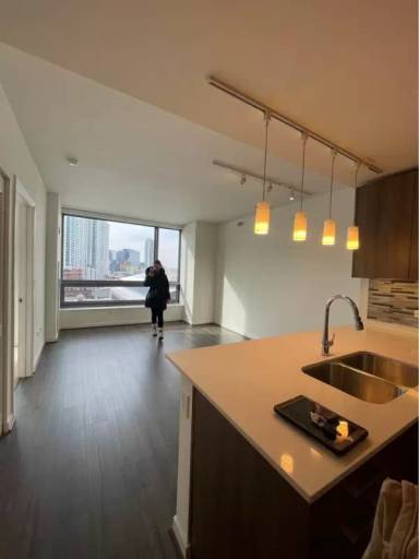 Main picture of Silver Tower