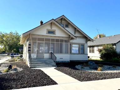 Main picture of 544 Roberts St