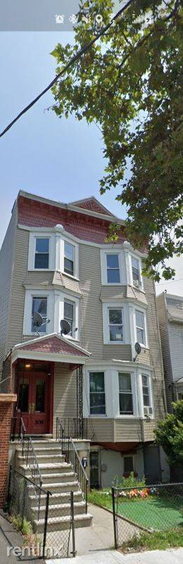 Main picture of 308 Clerk St