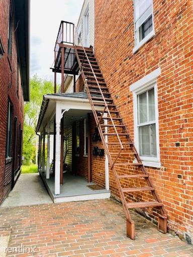 Main picture of 126 York St