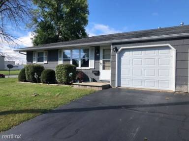 Main picture of 127 3rd Ave