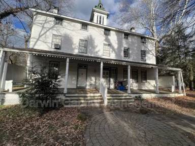 Main picture of 1 Breakneck Rd