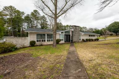 Main picture of 4135 Flintridge Dr