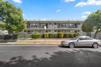 Main picture of 3601 W 59th St