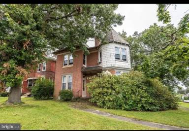 Main picture of 417 W Walnut St