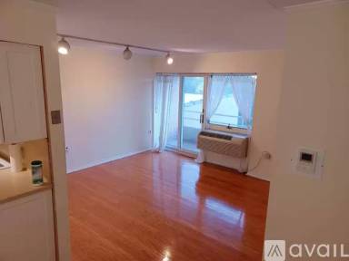 Main picture of 205 Mineola Blvd