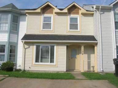 Main picture of 1151 Hillock Xing