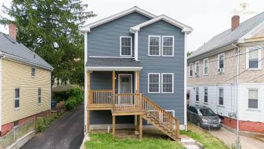 Main picture of 22 Longmont St