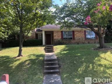 Main picture of 1741 Crystal Way