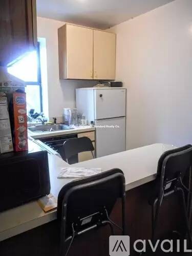 Main picture of 831 Beacon St