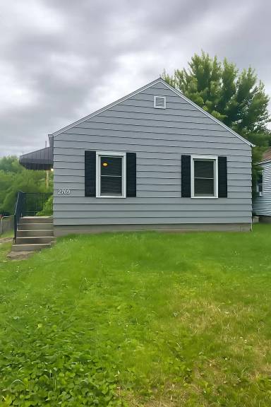 Main picture of 2769 McGuffey Rd