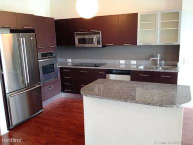 Main picture of Uptown Marina Lofts Condo