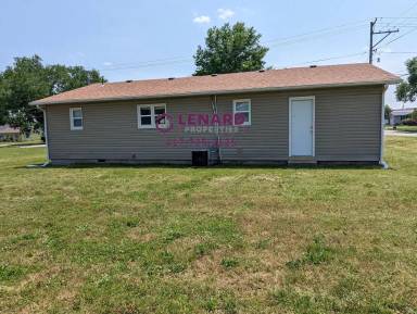 Main picture of 723 E College St