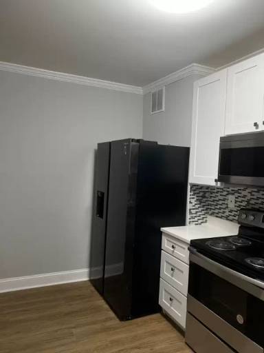 Main picture of 2420 Wilkens Ave