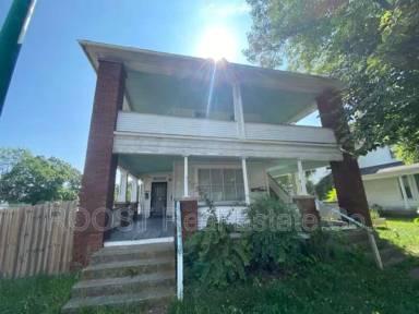 Main picture of 902904 S Limestone St
