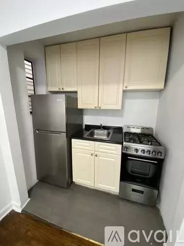 Main picture of 21 Grove St