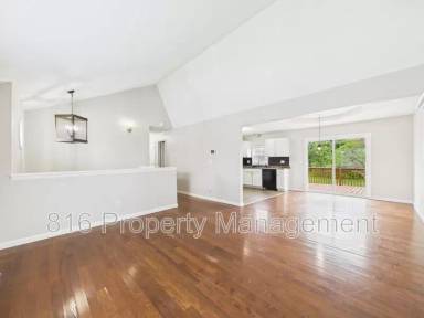 Main picture of 903 Summit Rd