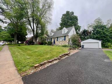 Main picture of 3171 Maple Rd