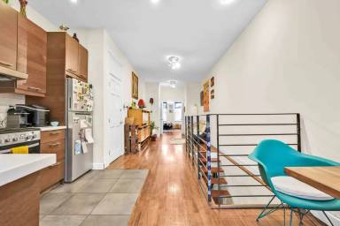 Main picture of 401 4th Ave