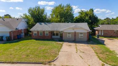 Main picture of 3813 Rosewood Dr