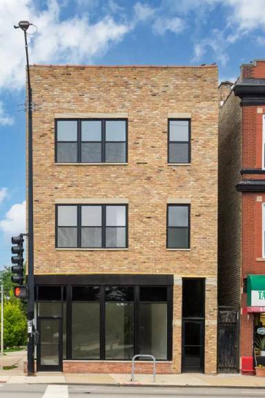 Main picture of 1500 N Western Ave