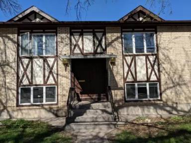 Main picture of 114 32nd St N