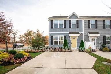Main picture of 2 Mulberry Ln