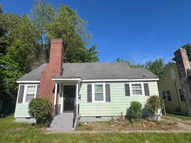 Main picture of 956 Maple Dr