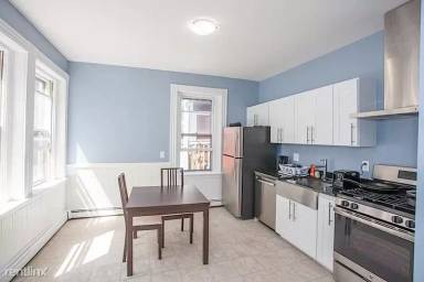 Main picture of 137 Columbia St