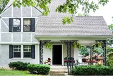 Main picture of 6149 Oak St