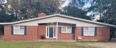 Main picture of 207 Dogwood Dr