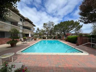 Main picture of 6526 Ocean Crest Dr