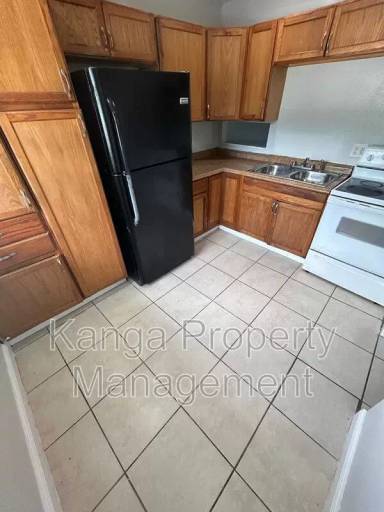 Main picture of 3208 Louisiana Ave