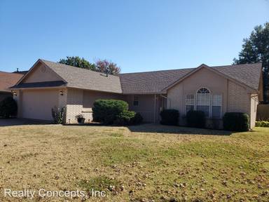 Main picture of 3406 W Beech Dr