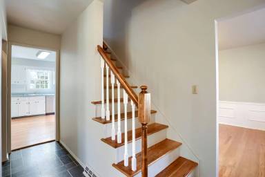 Main picture of 332 Deerfield Rd