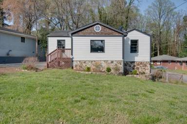 Main picture of 2455 Jewel St