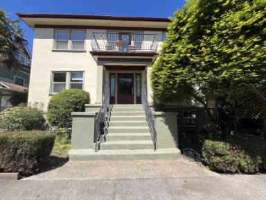 Main picture of 2049 NW Overton St