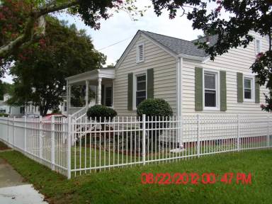 Main picture of 2904 Peronne Ave