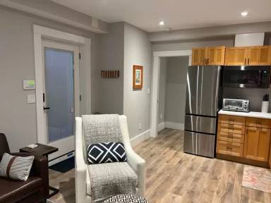 Main picture of 49 Sargent St